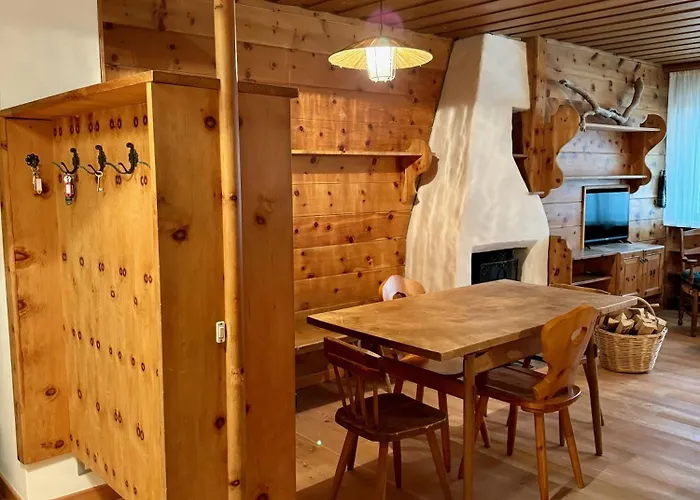 Spacious Alpine Retreat & Parking *