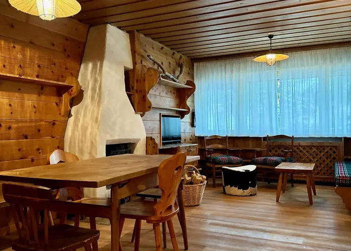 Spacious Alpine Retreat & Parking