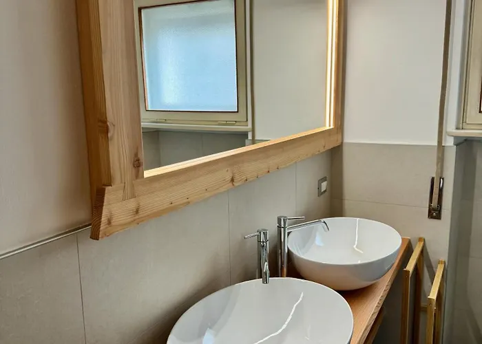 Apartament Spacious Alpine Retreat & Parking *