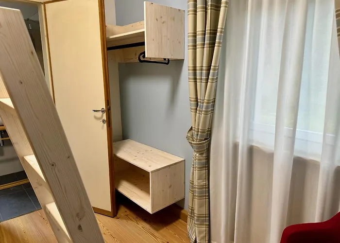Spacious Alpine Retreat & Parking Apartament