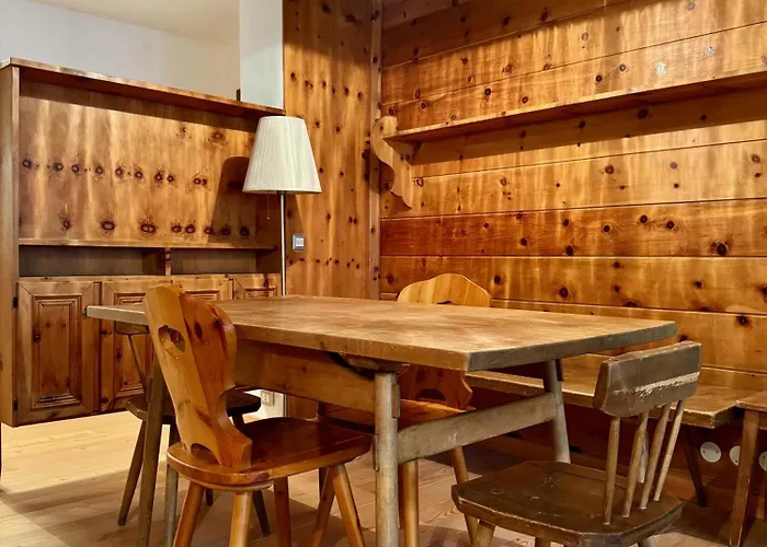 Spacious Alpine Retreat & Parking Apartament *