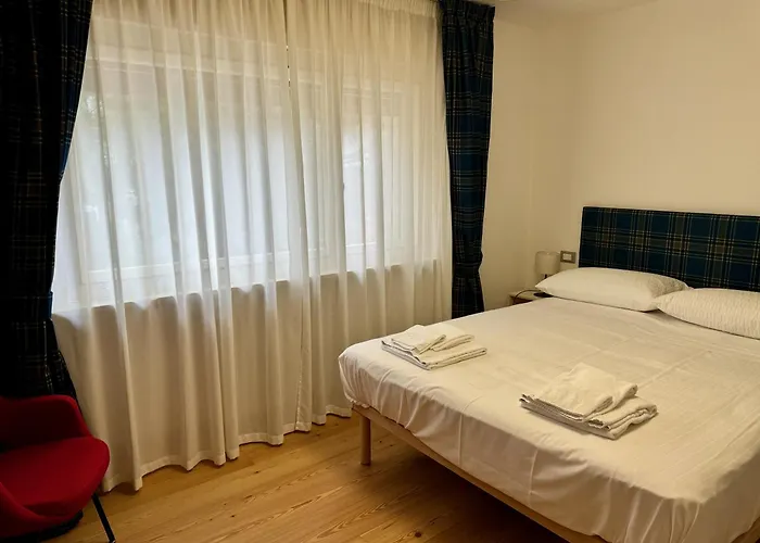 Spacious Alpine Retreat & Parking Apartament
