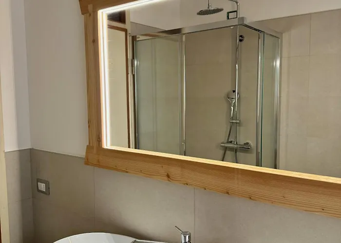 Apartament Spacious Alpine Retreat & Parking