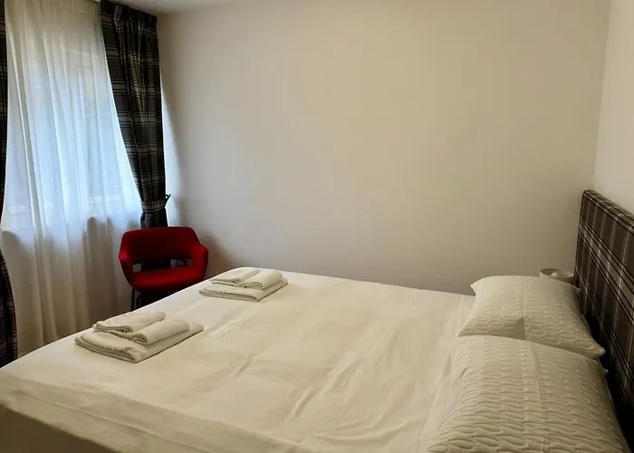 Spacious Alpine Retreat & Parking Apartament *